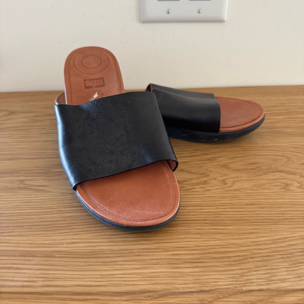 Fitflop Black and Tan Sandals